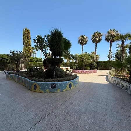 Casa Blanca Apartment *